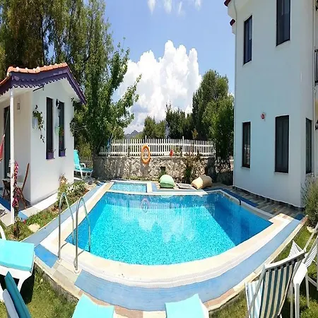 Masal Tatilevi 3* السليمية